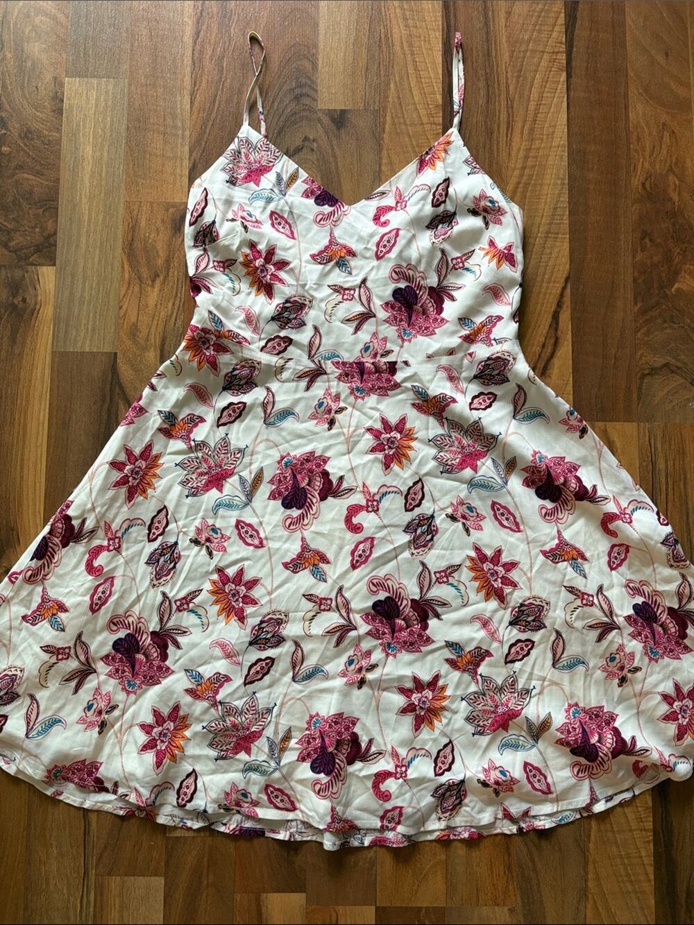 LOFT Outlet Beige Floral Mini Dress Women’s Size OP Petite Short Sleeve